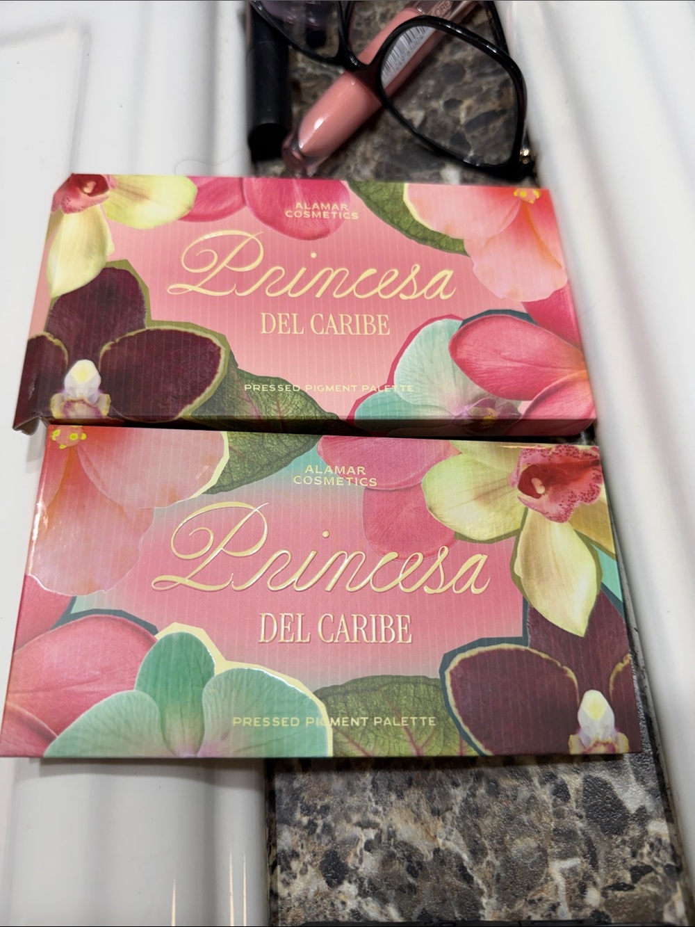 Alamar Cosmetics Princesa Del Caribe Eyeshadow Palette - Pink